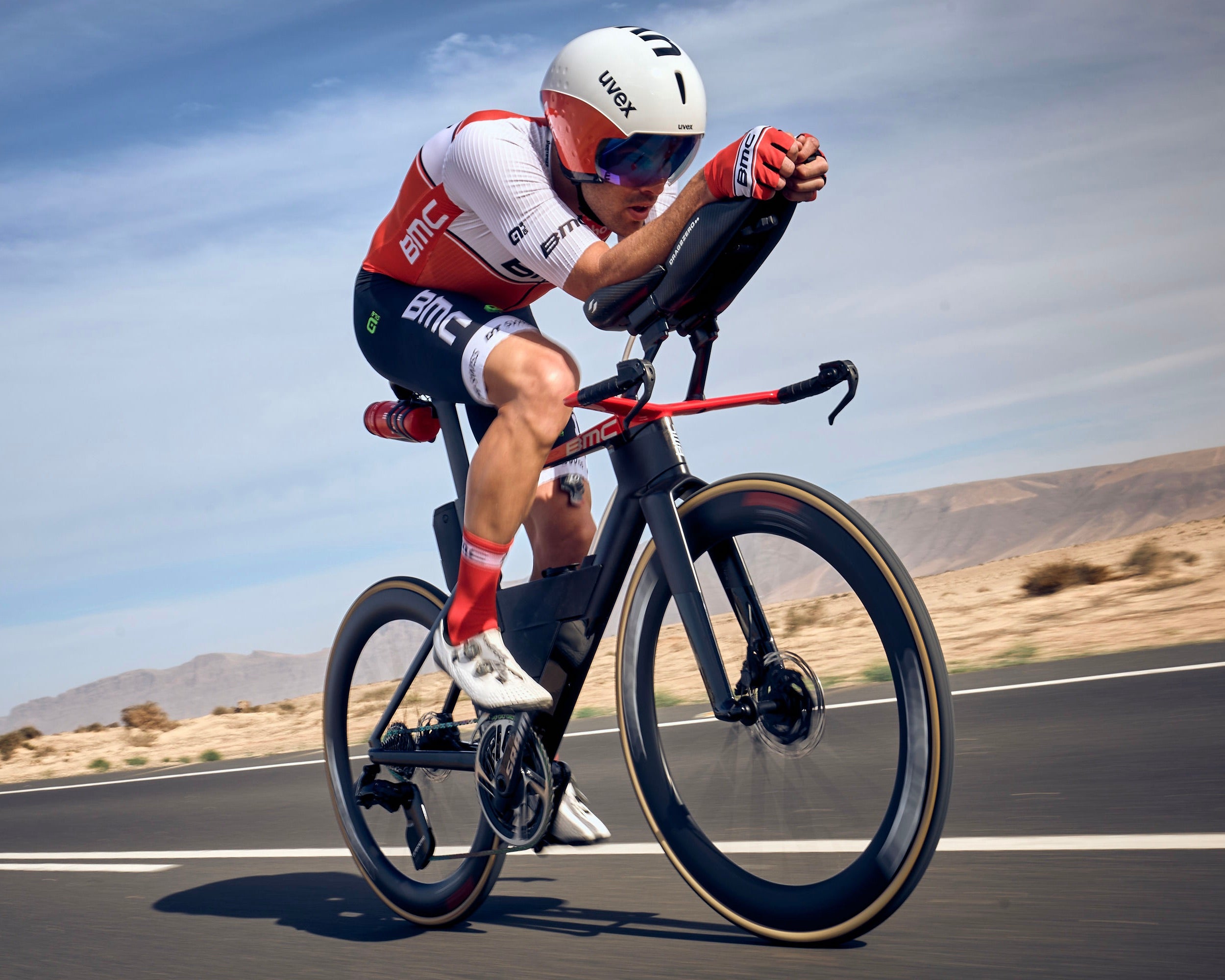 Talento. Velocidad. Potencia. Presentamos el equipo BMC Factory Racing ...